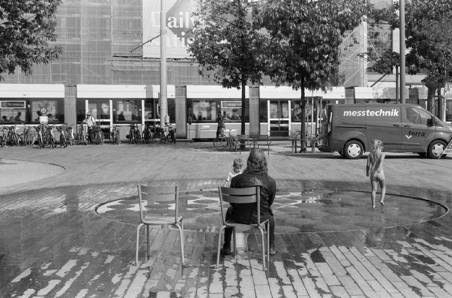 Black-and-white photograph: Aging, Zurich, Switzerland, 2023